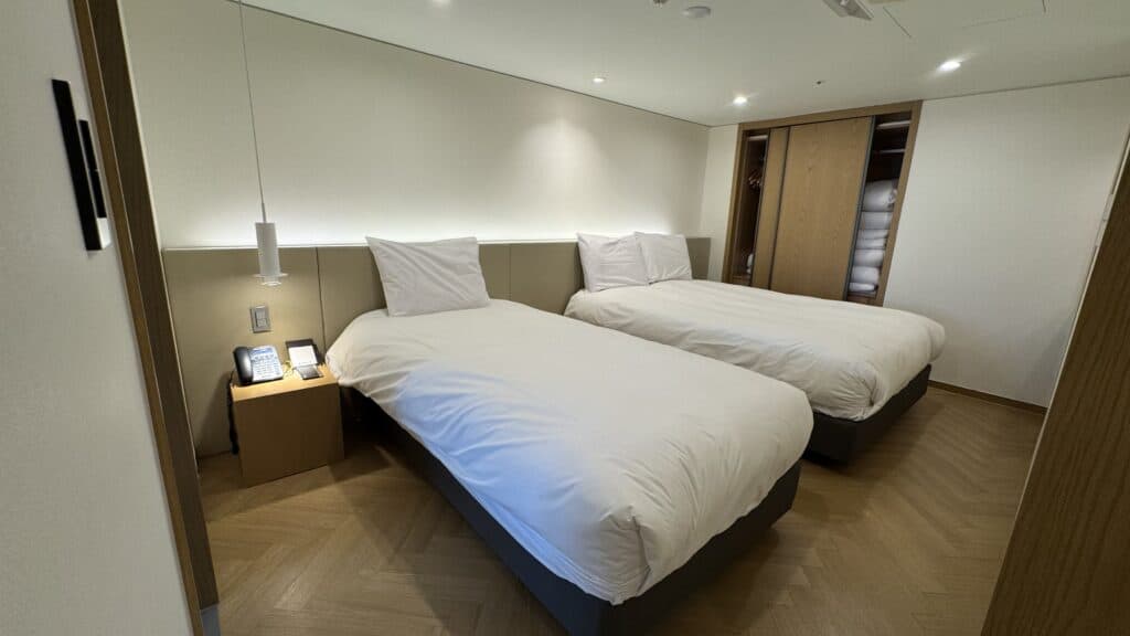 Spacious hot spring family room with 1 double bed and 1 single bed