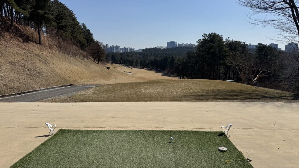 전망이 뛰어난 태그왕 컨트리클럽 골프장 풍경.