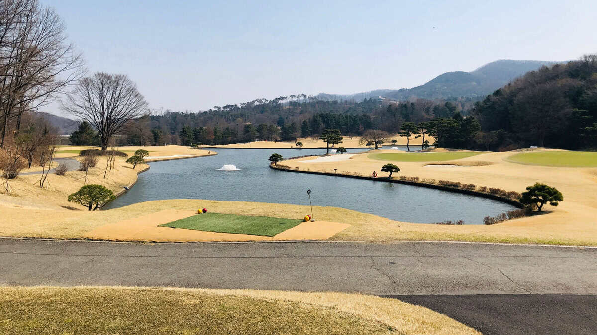 West Course, a Lakeside CC membership course.